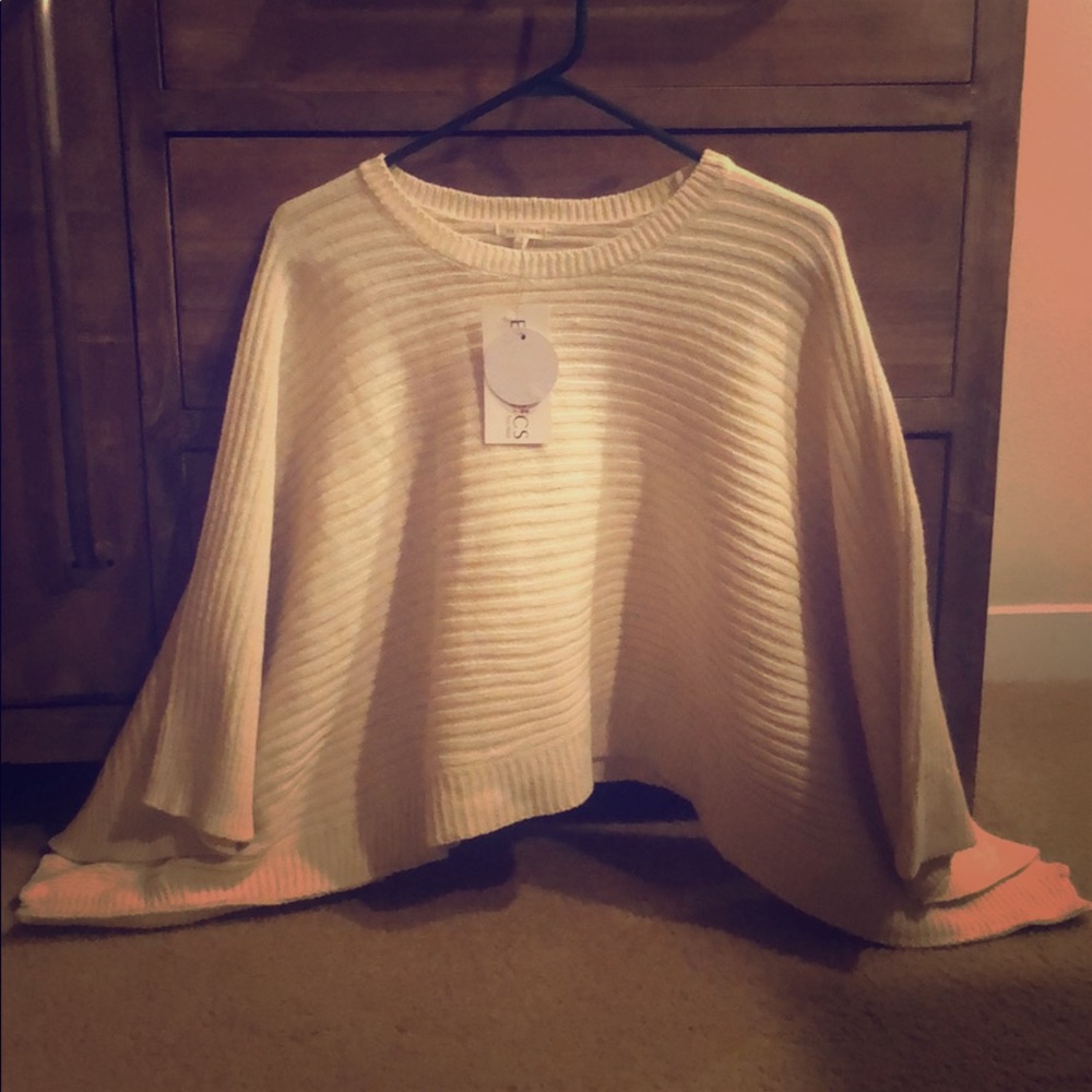 En Creme Shaw/sweater